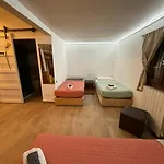 Fly Park Bologna 50 Posti Auto 13 Posti Letto 住宿加早餐酒店
