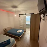 Fly Park Bologna 50 Posti Auto 13 Posti Letto