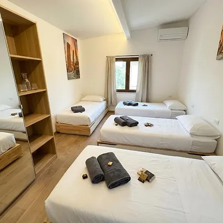 Flytosuite,it 25 Posti Letto Per Viaggiatori Aeroporto Concerti Stadio 3*